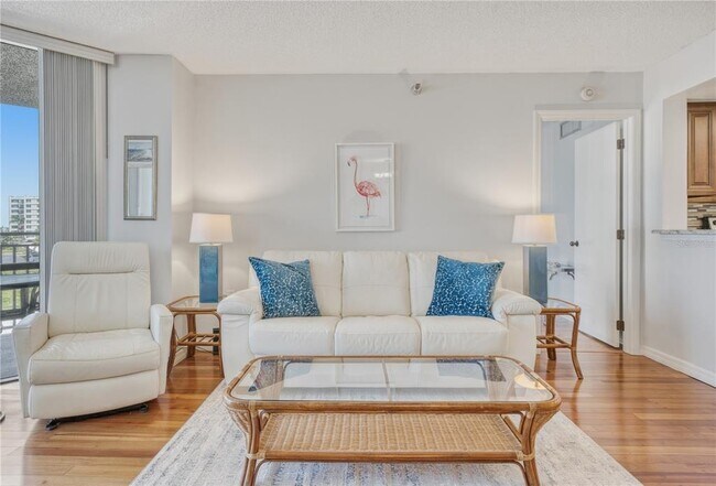 Building Photo - 690 Island Way