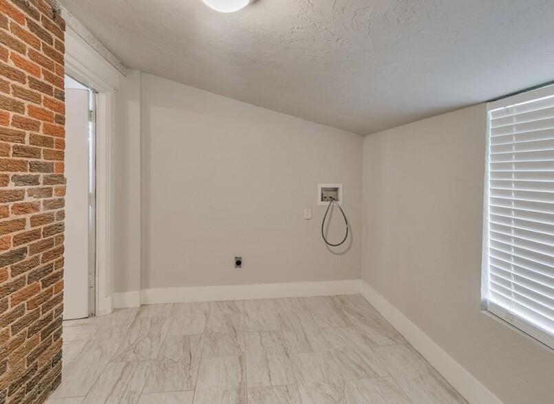 Building Photo - 841 NW 33rd St