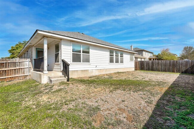 Building Photo - 1305 4 Cabin Ct