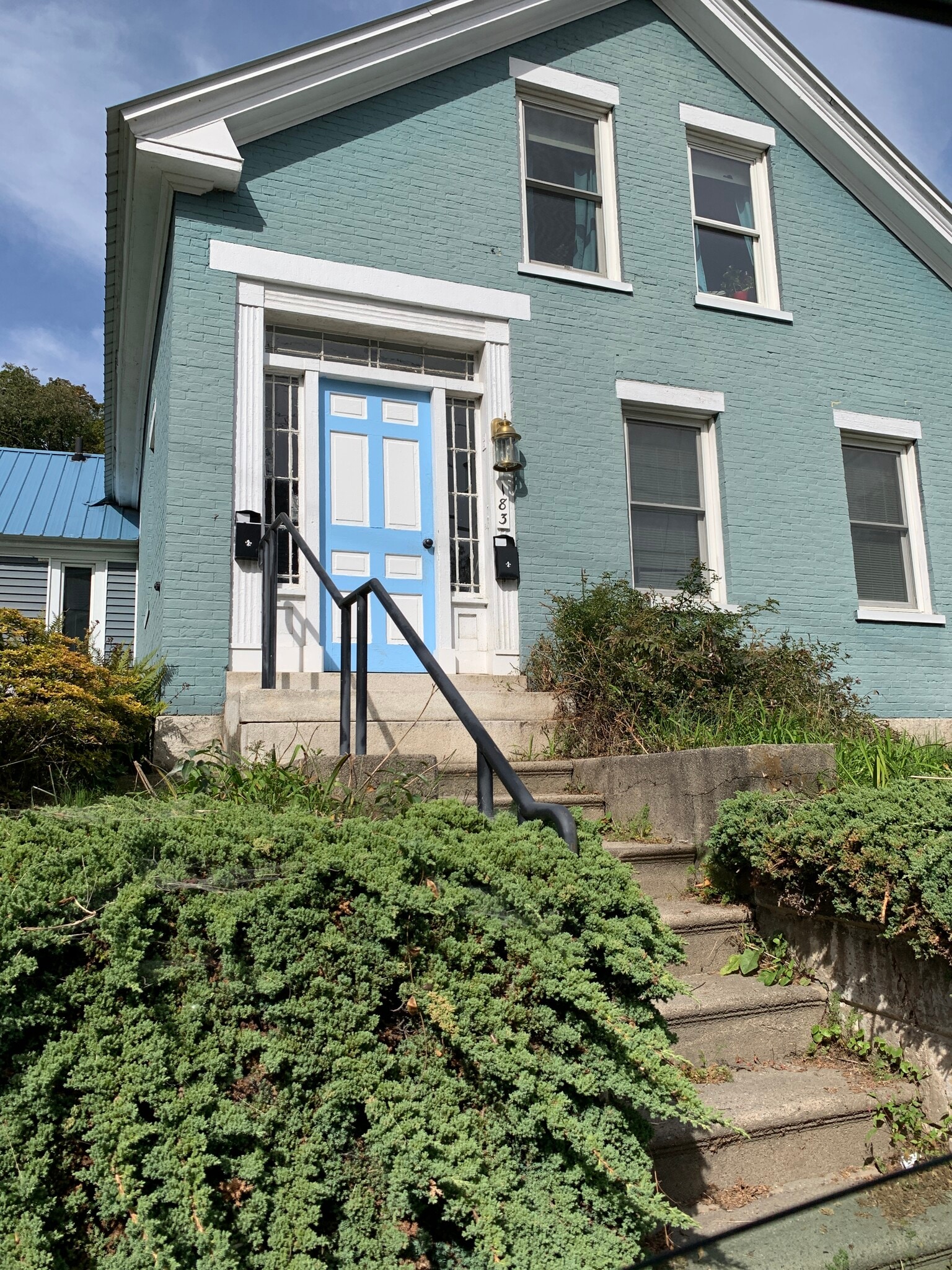 Front of building - 183 Elliot St