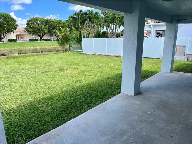 Building Photo - 4101 SW 148th Pl