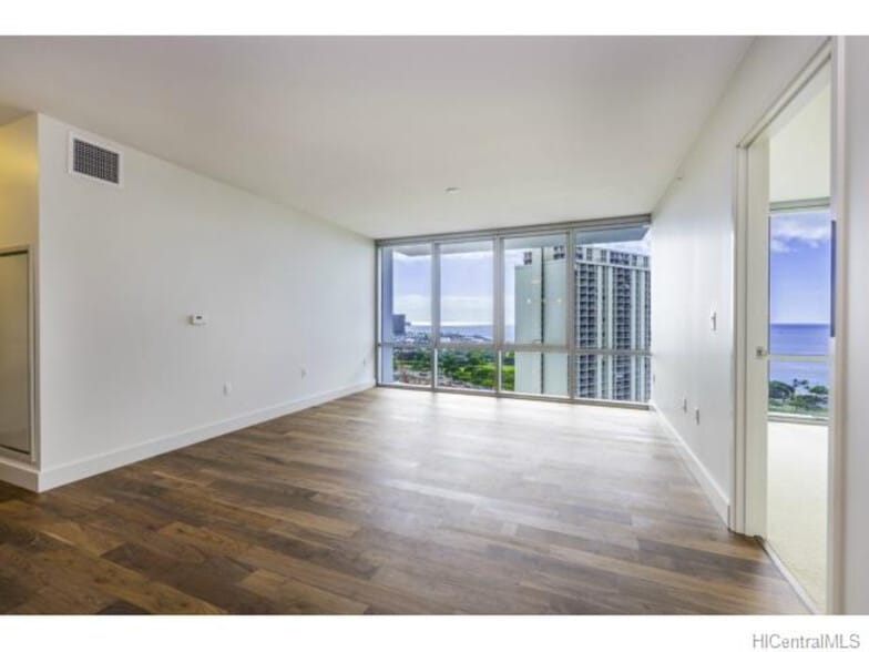 Building Photo - 1189 Waimanu St