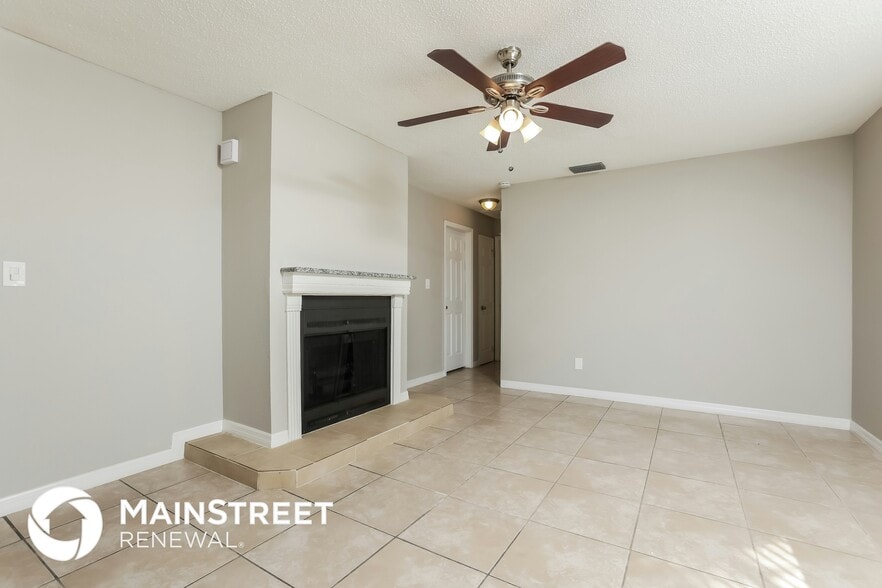 Building Photo - 307 S Ulysses Dr