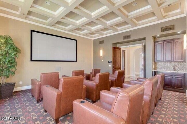 Building Photo - 1367 S Country Club Dr