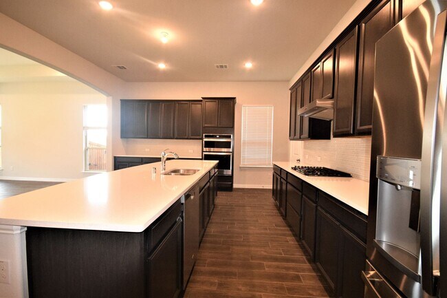Building Photo - LOVELY FRISCO HOME IN GREAT NEIGHBORHOOD