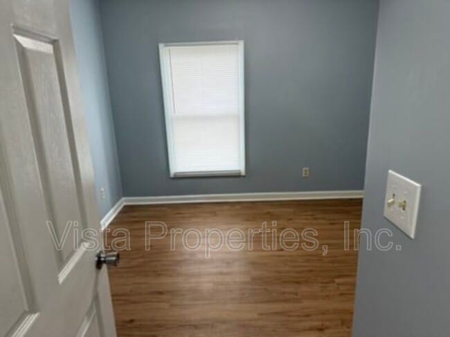 Building Photo - 1612 W Market St