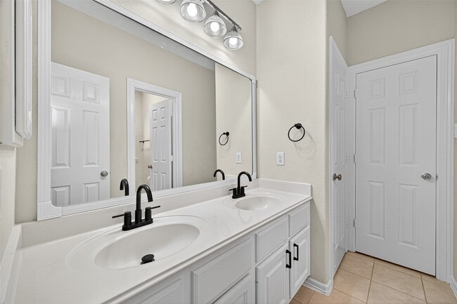 Building Photo - 12431 Rosa Ridge Ln