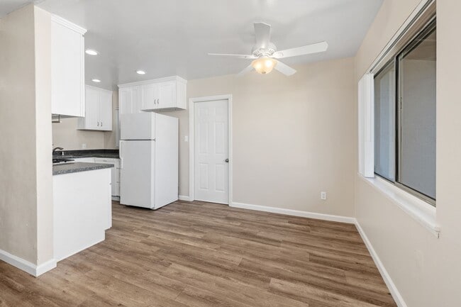 Building Photo - Single Family House