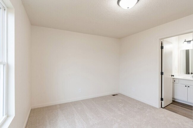 Building Photo - NEW CONSTRUCTION!! 3 Bedroom, 2 Bath Home in Altoona