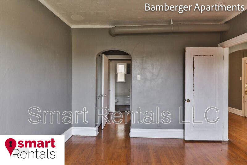Building Photo - 3864 Bamberger Ave