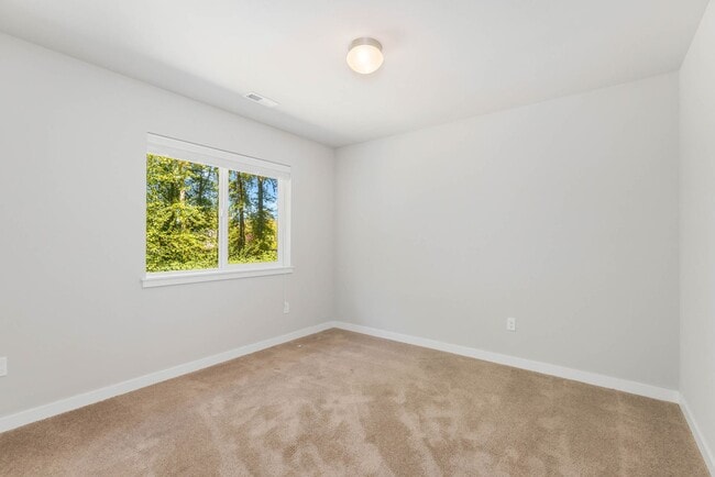 Building Photo - Stylish Everett Home Near Boeing – Modern ...