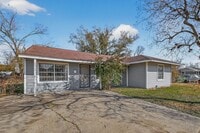 Building Photo - Affordable 4-Bedroom 2-Bathroom Convenient South Houston Home Near Medical Center & City Access