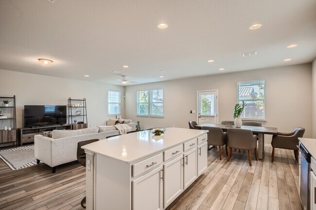 Building Photo - 9604 Dawn Pearl Dr