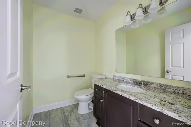 Building Photo - 2924 Wessels Dr