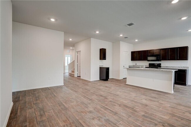 Building Photo - 14500 Fitzgibbon Dr