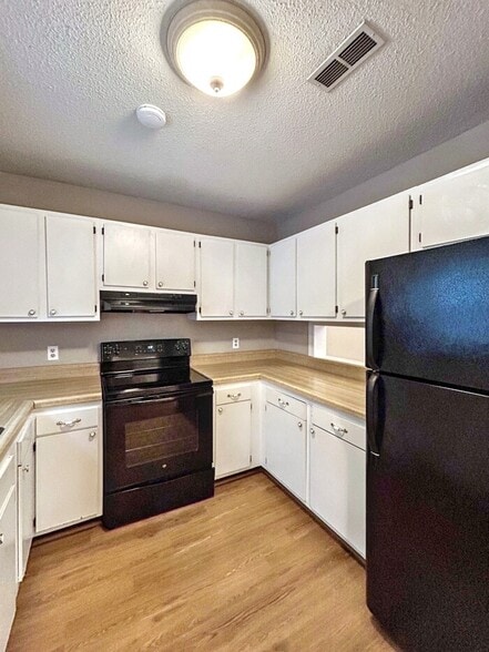 Building Photo - 1524 Township Cir