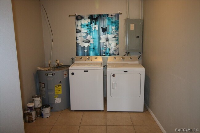 Building Photo - 13 S Washington St