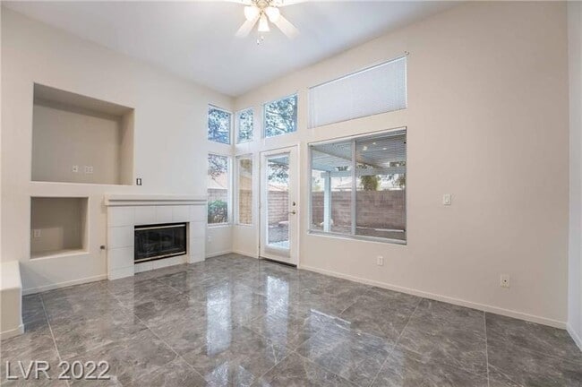 Building Photo - 8043 Shadowvale Dr