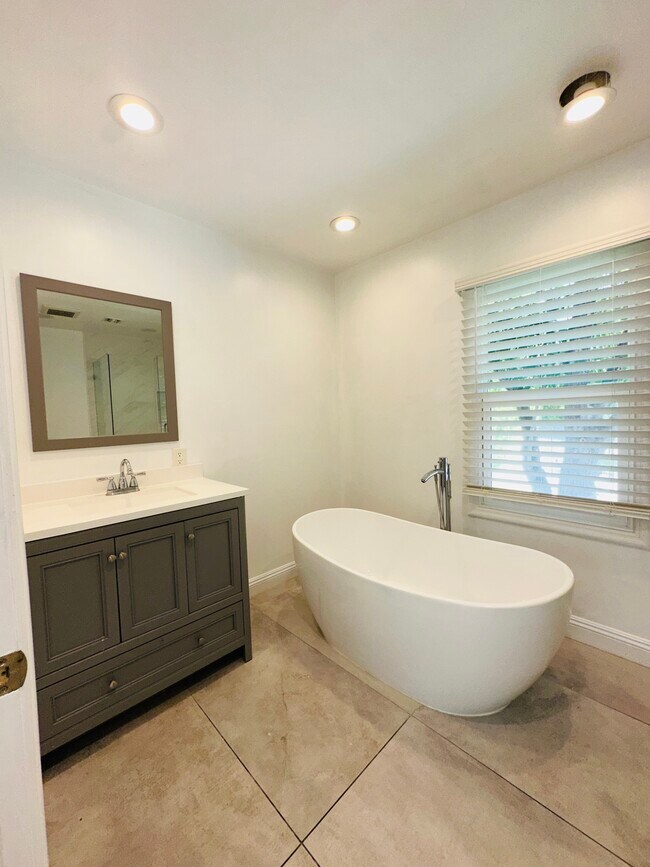 Building Photo - 5148 Otis Ave