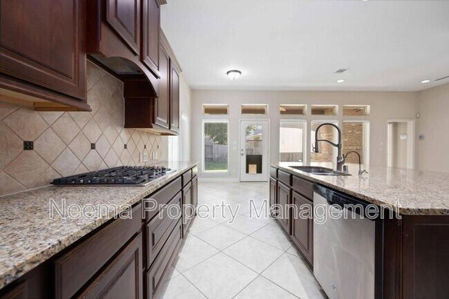 Building Photo - 115 Pine Crest Cir