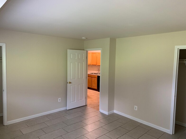 Building Photo - 5504 Karen Elaine Dr