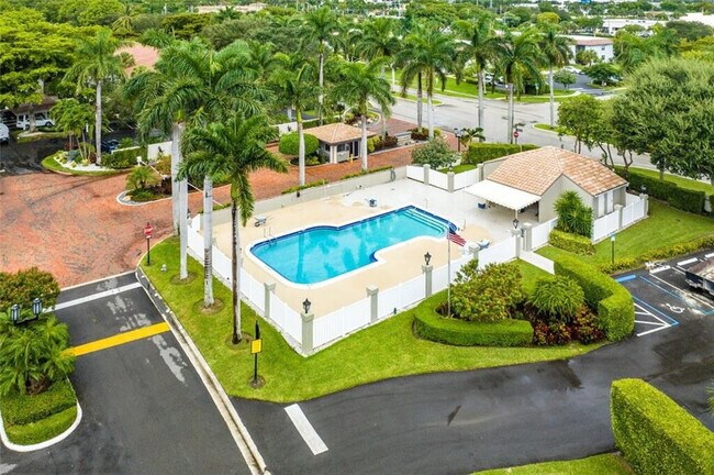 Building Photo - 50 Pelican Pointe Dr