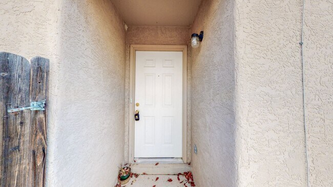 Building Photo - WESTSIDE HOME 3 Bedroom 2 Bath With 2 car garage