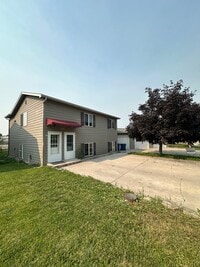 Building Photo - 915 Defoe St