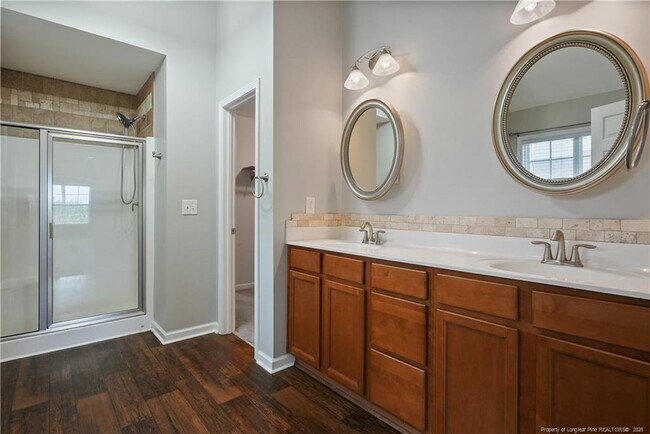 Building Photo - 415 Highgrove Dr