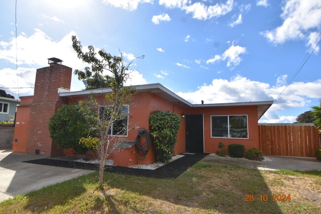 Primary Photo - 4 Bedroom Home with Private Spacious Backy...