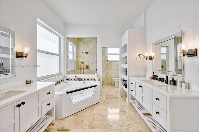 Building Photo - 1500 SW 171st Terrace