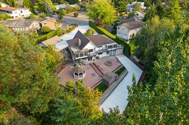 Building Photo - 130 SW 194th St