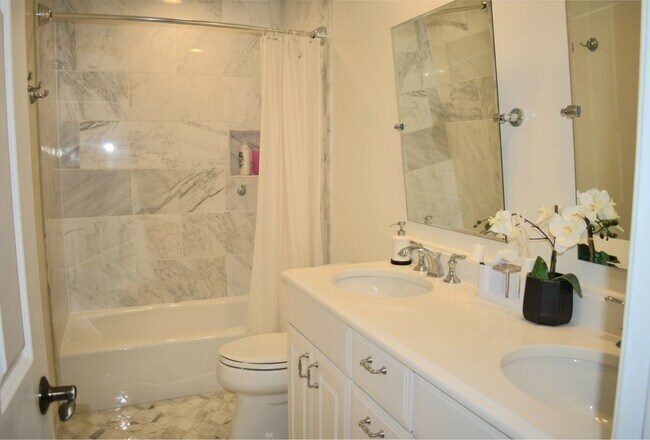 Building Photo - 741 Buttonwood Cir