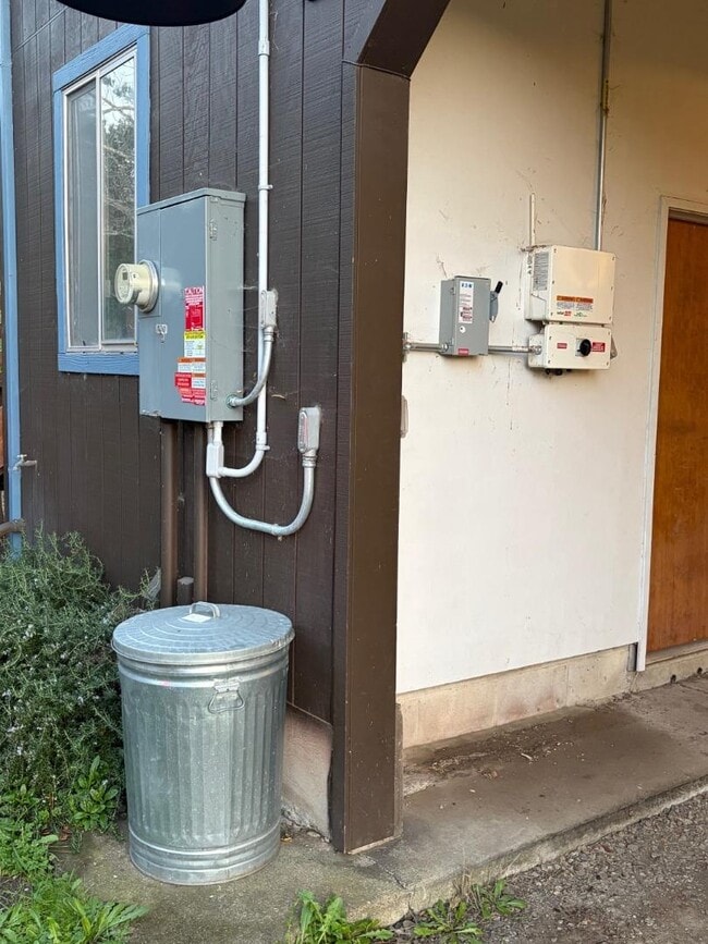 Building Photo - 11100 La Honda Rd