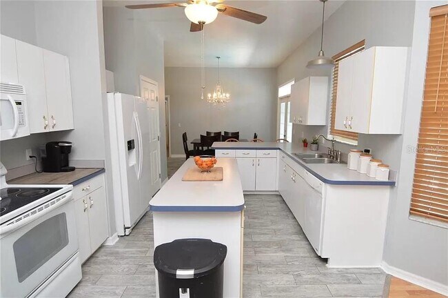Building Photo - 3212 Tina Marie Dr