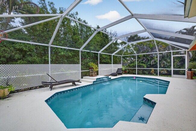 Building Photo - 3077 SE Galt Cir