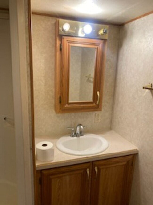 Building Photo - 1 br, 1 bath House - 7037 Hwy 262 E. #115