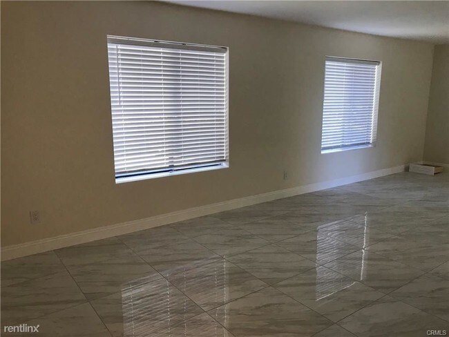 Building Photo - 2337 Palos Verdes Dr W