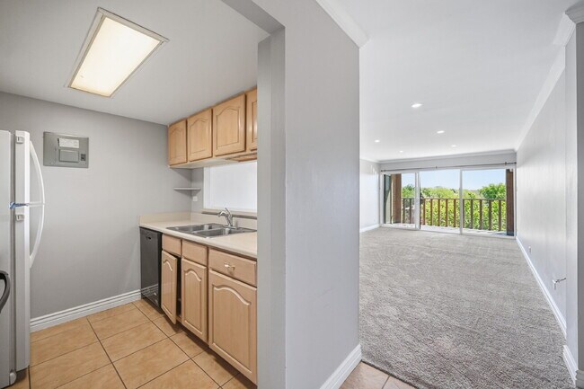 Building Photo - $2,240.95 2-Bed, 2-Bath Condo In Perfect Denver Location!