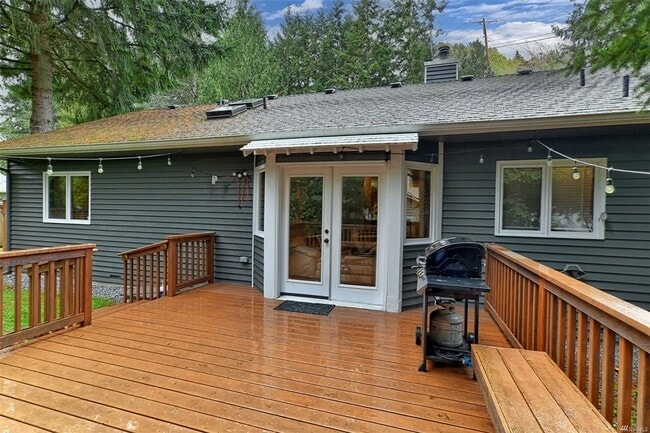 Building Photo - Versatile 3-Bedroom Silver Lake Home with ...