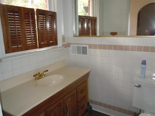 Building Photo - 4014 Avera Ave