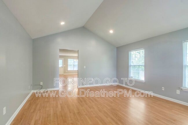 Building Photo - 2116 14th Ave N