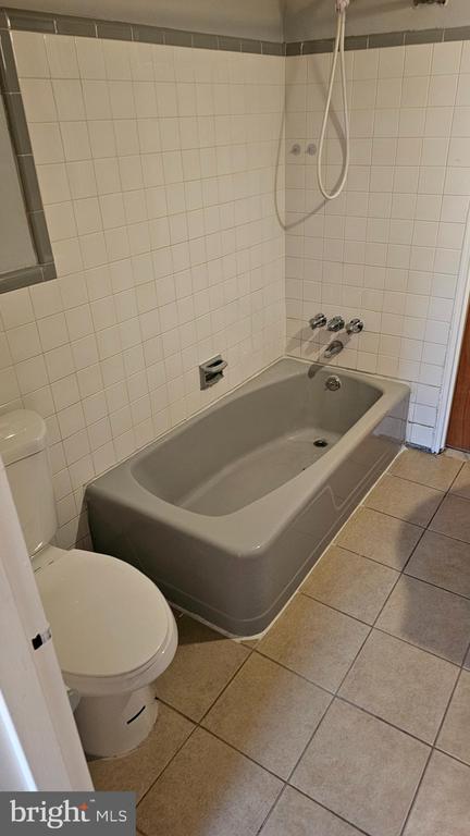 Building Photo - 6007 Bingham St