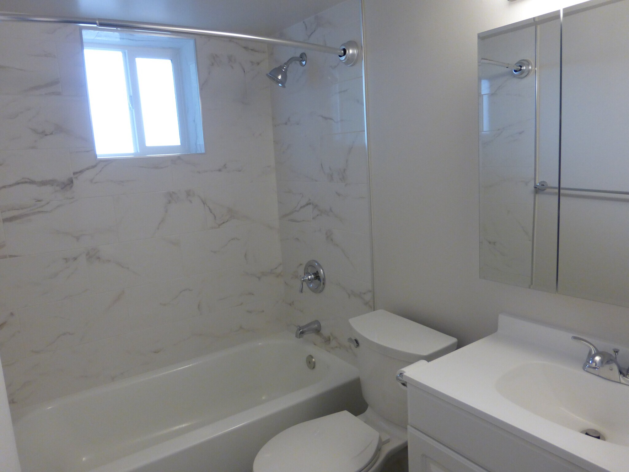 Building Photo - 475 Wall St