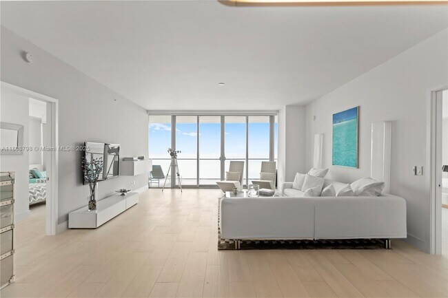Building Photo - 350 Ocean Dr