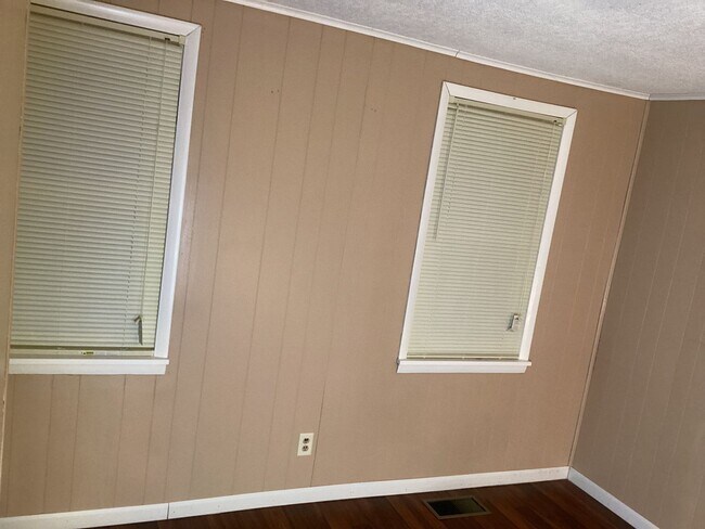 Building Photo - 224 W North St