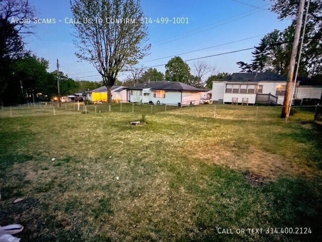 Building Photo - 1500 Comet Dr