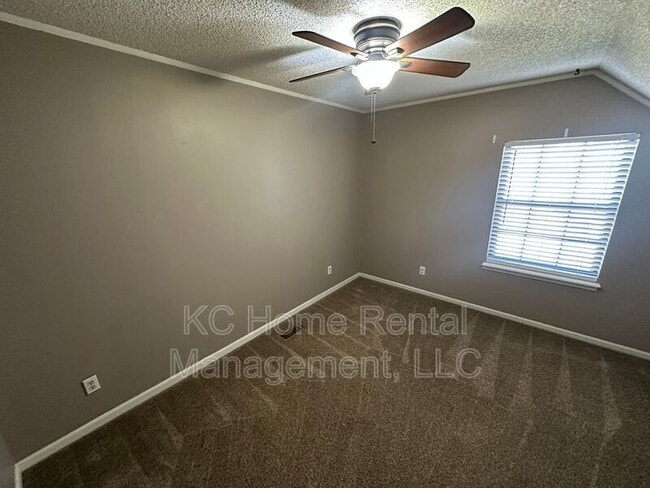 Building Photo - 11747 Oakmont St