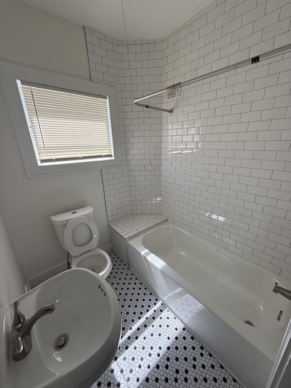 Building Photo - 187-189 E Whittier St