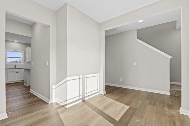 Building Photo - 933 Camden Ct